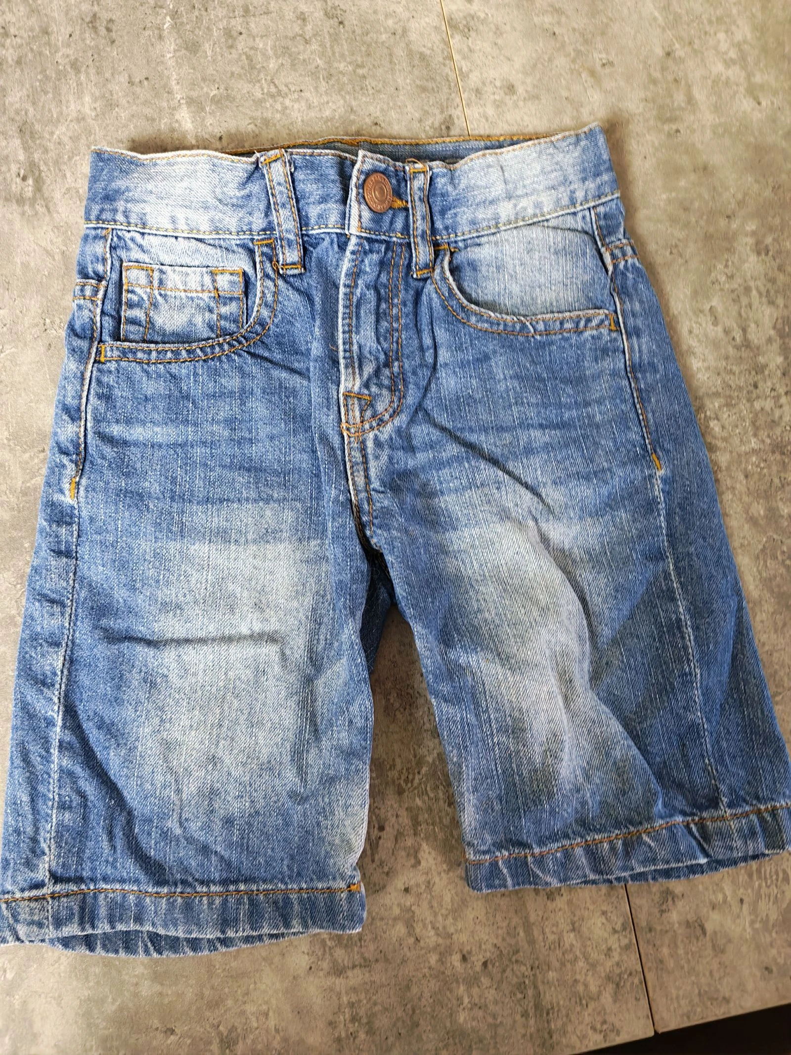Pantalón vaquero corto niño
